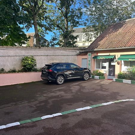 Hotel Saint - Charles Rambouillet Eksteriør billede