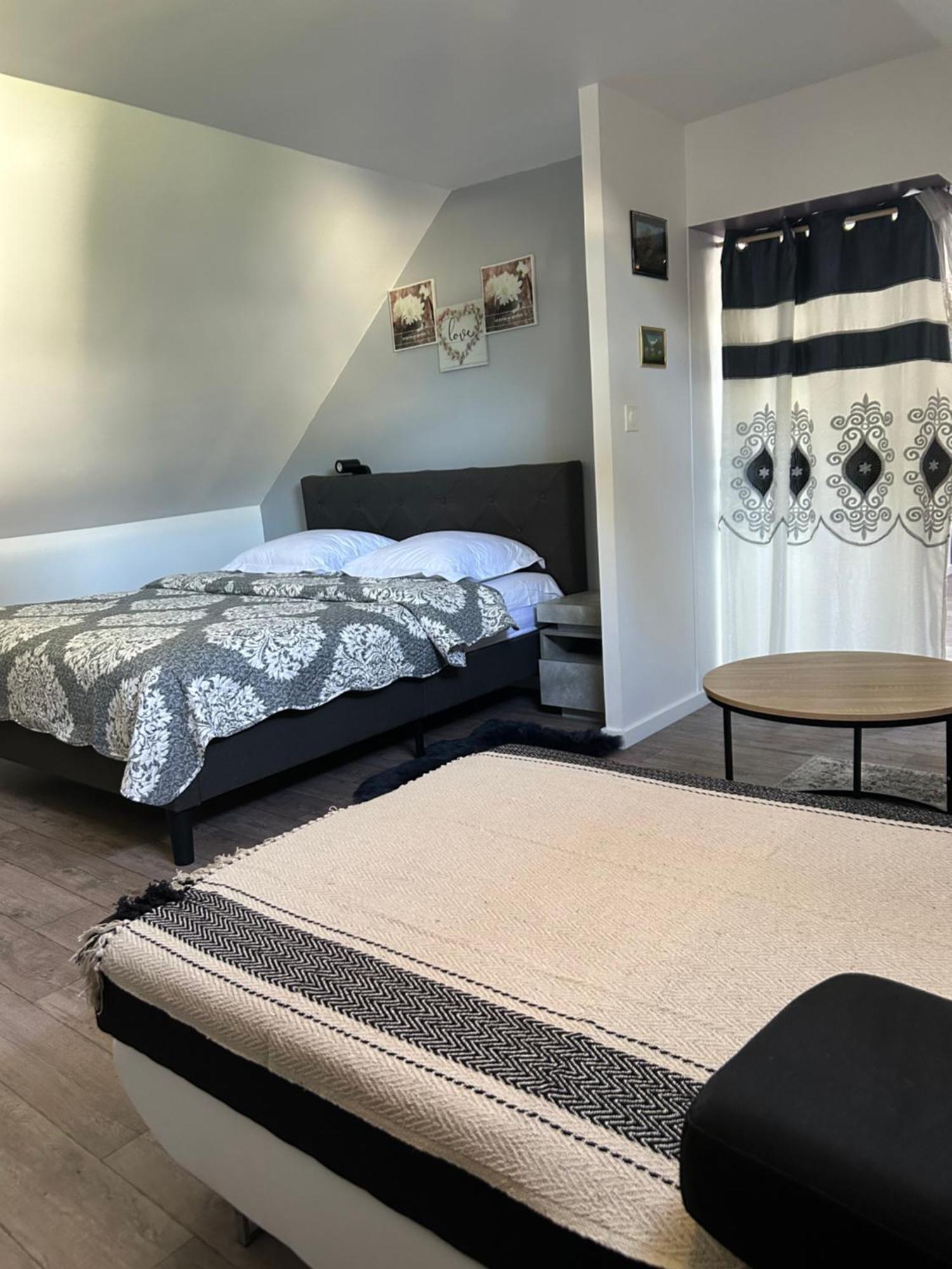 Hotel Saint - Charles Rambouillet Eksteriør billede